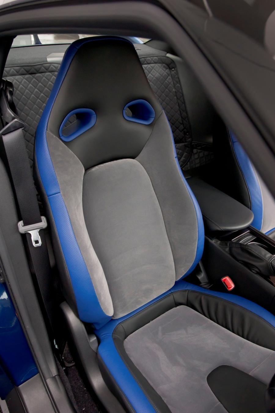  Nissan GT-R Track Pack 2012 года  (UK) (фото 2 из 20)